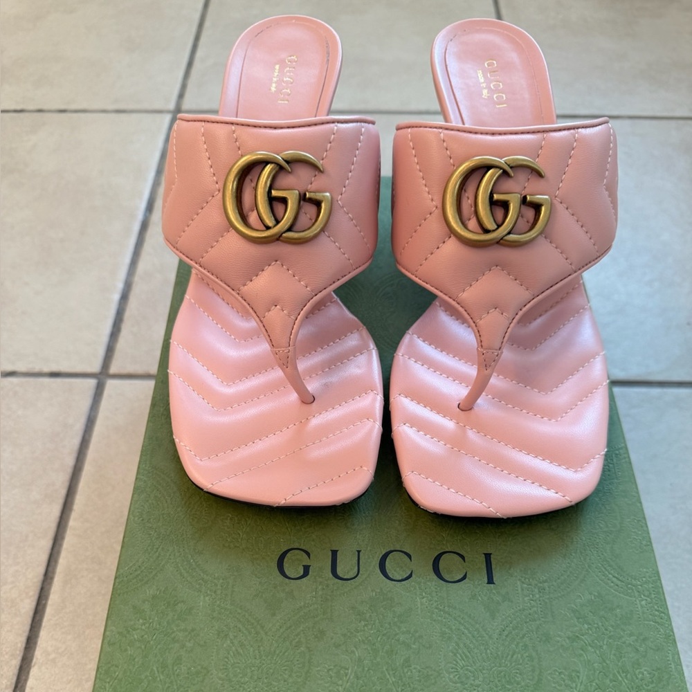 New Gucci Marmont Thong Sandals